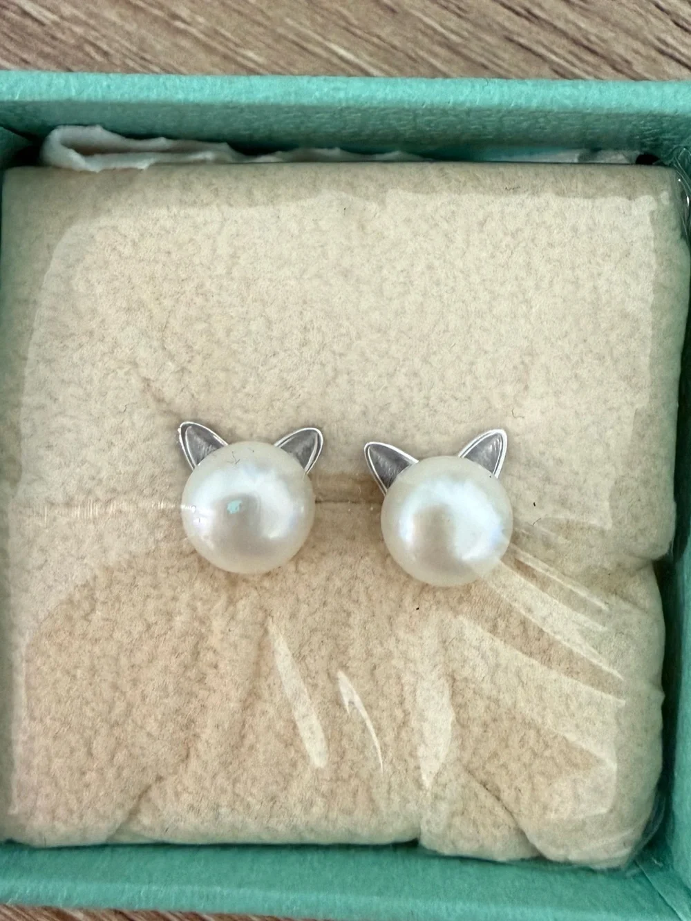 Pearl Cat Ear Stud Earrings - White